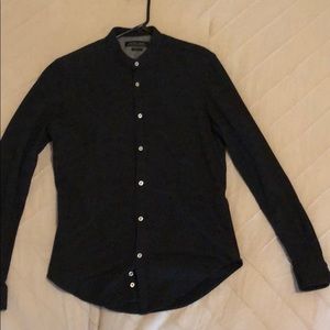 A nice shirt for going out ,never has been worn